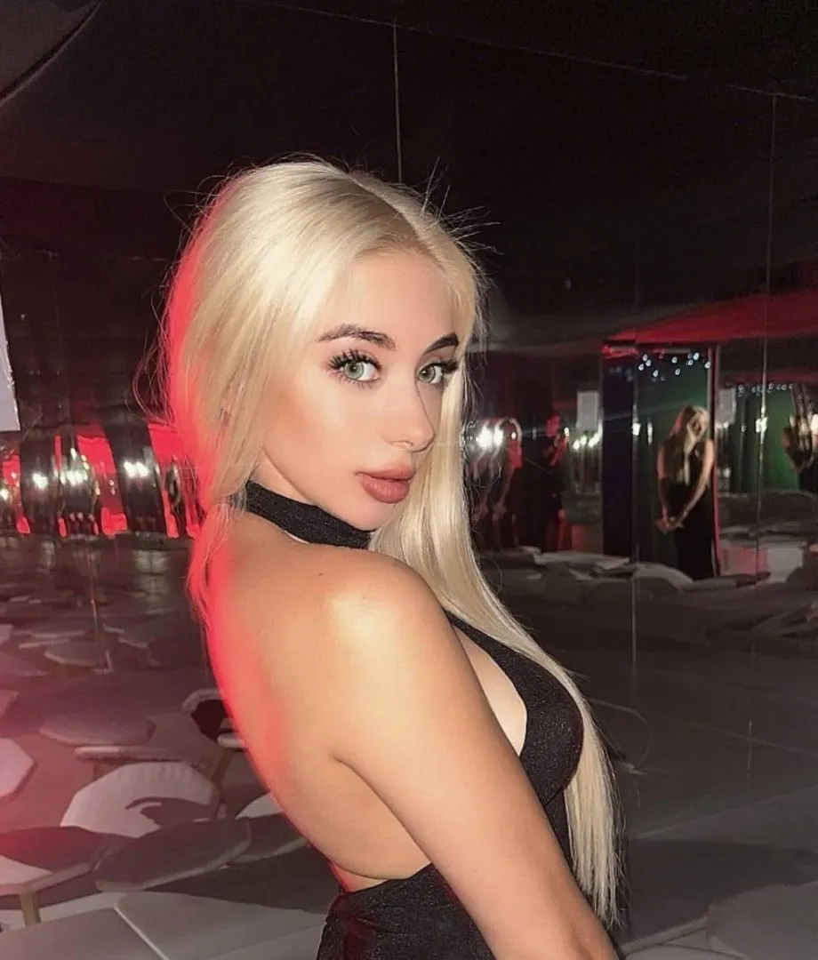 Christina - Photo 11