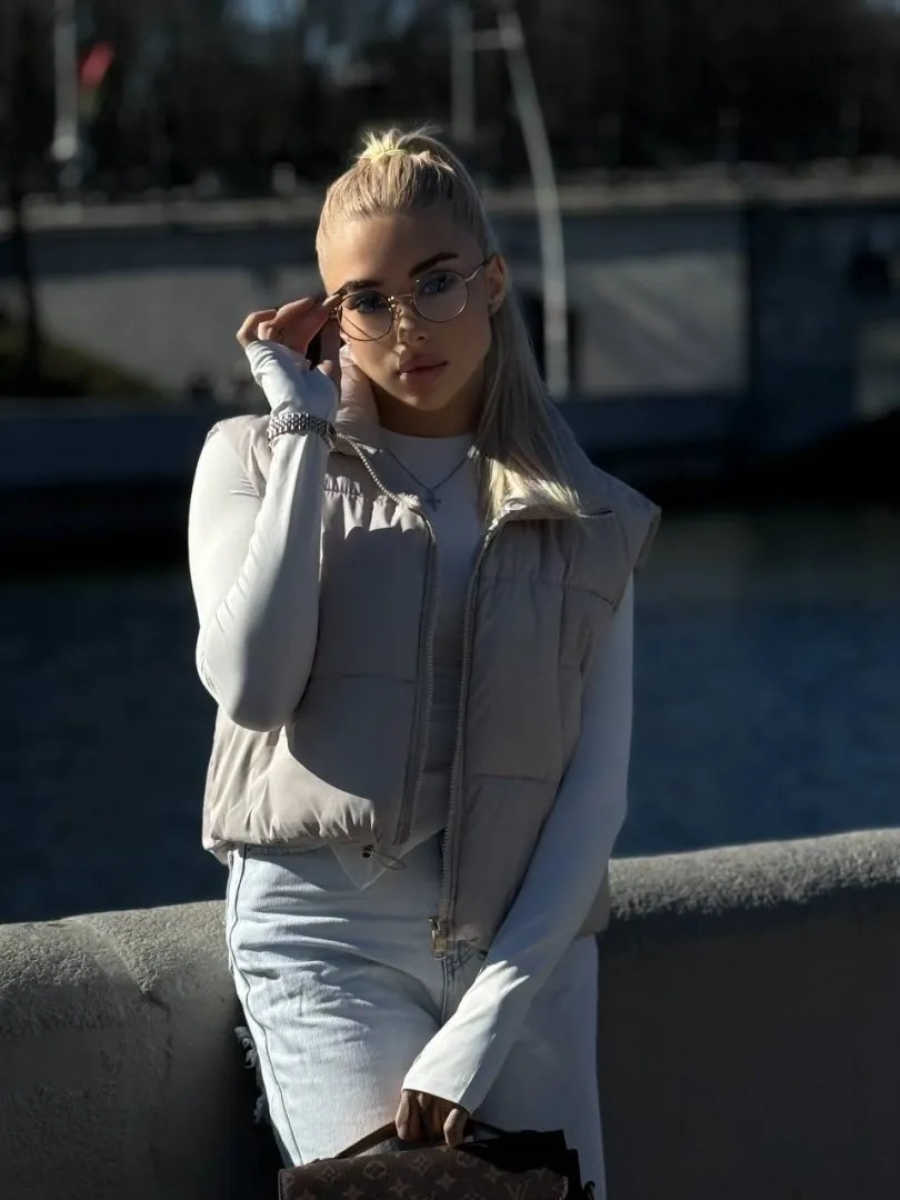 Christina - Photo 3