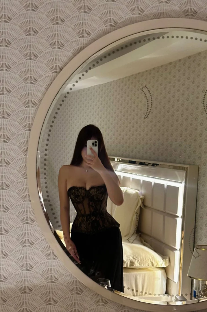 Karina - Photo 6