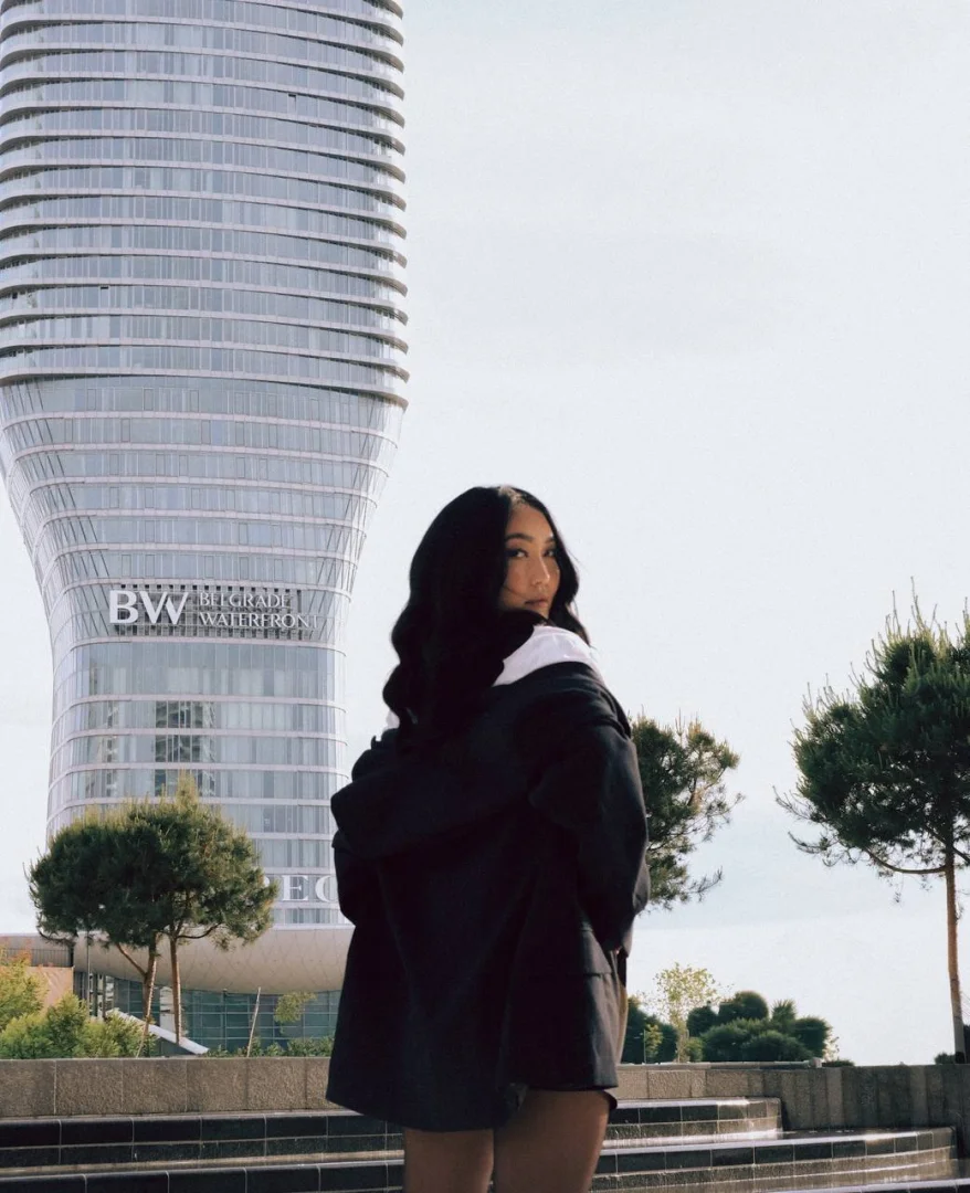 Kim - Photo 11