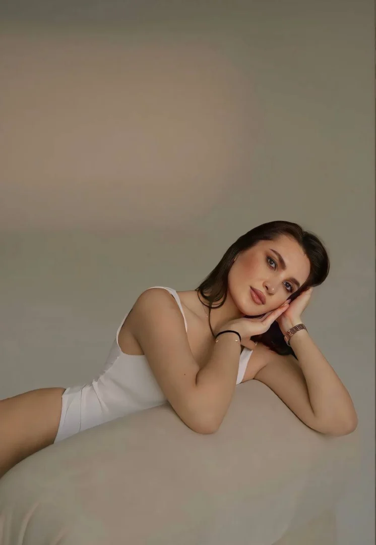 Lora - Photo 15