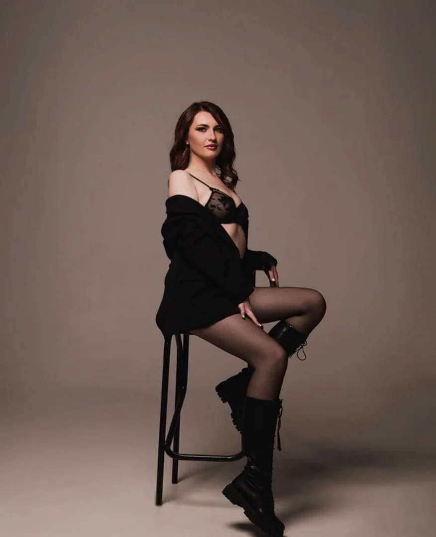Lora - Photo 11
