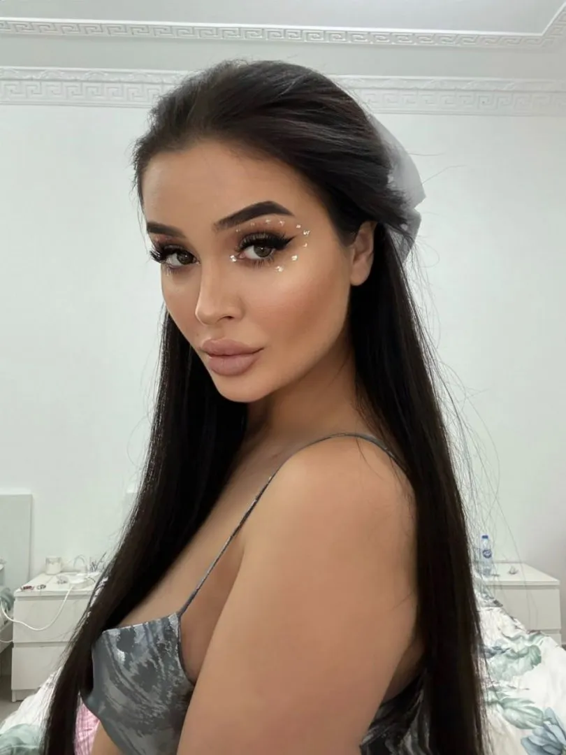 Megan - Photo 10