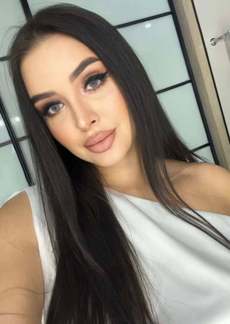 Megan - Photo 15