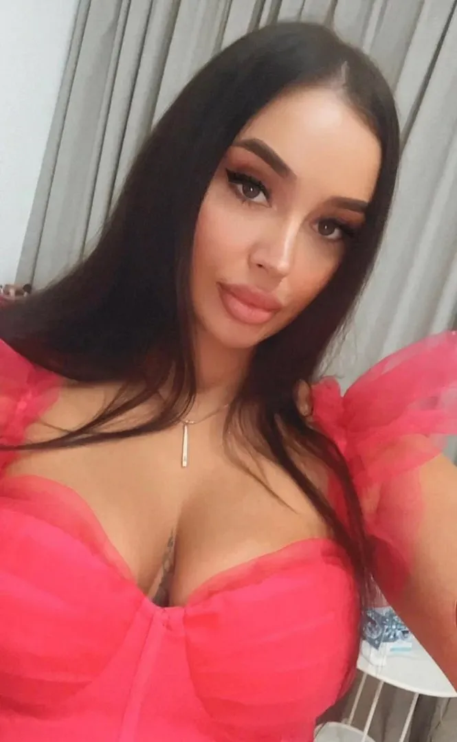 Megan - Photo 19