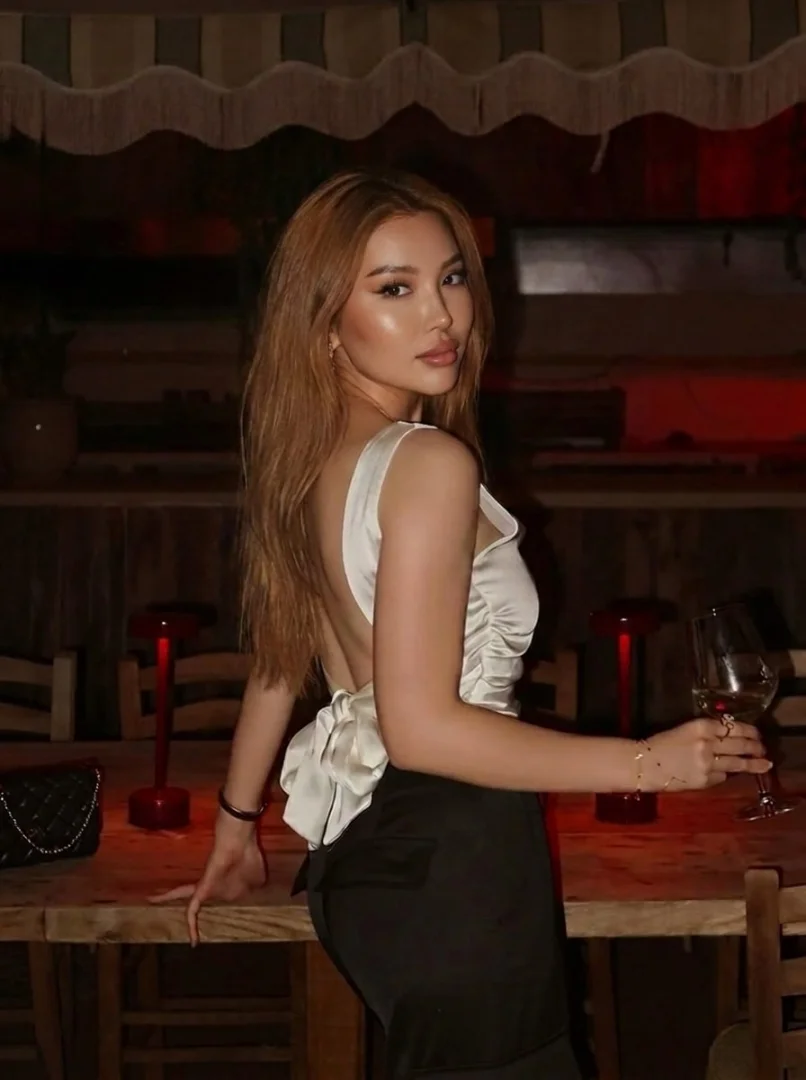 Nicole - Photo 14